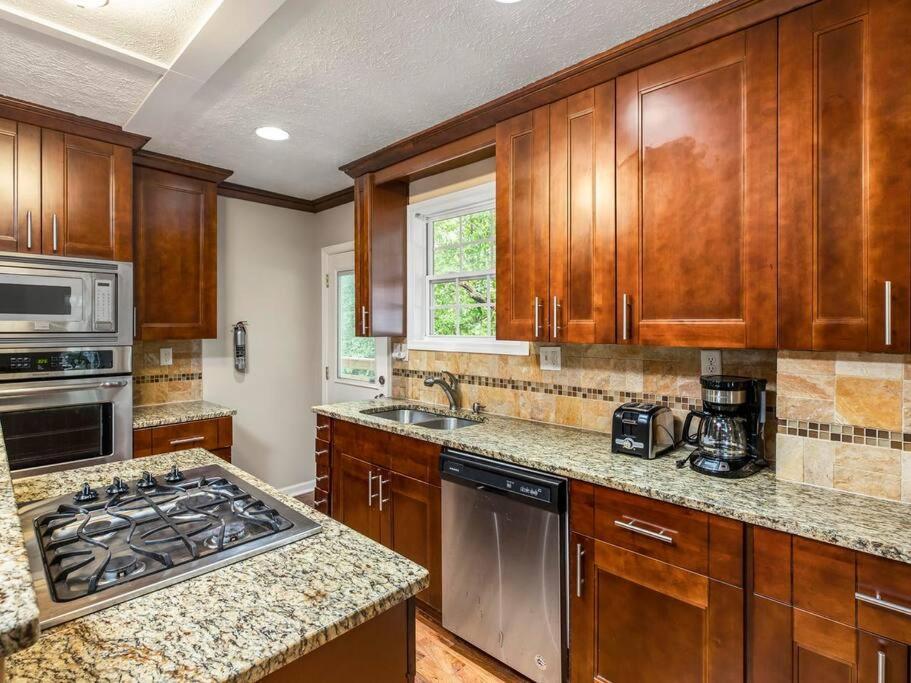 Gorgeous East Village Home Near Downtown Sleeps 12 5 Bedrooms Coffee Bbq Ac Parking 亚特兰大 外观 照片