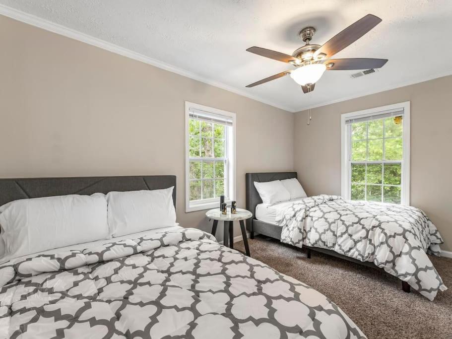 Gorgeous East Village Home Near Downtown Sleeps 12 5 Bedrooms Coffee Bbq Ac Parking 亚特兰大 外观 照片